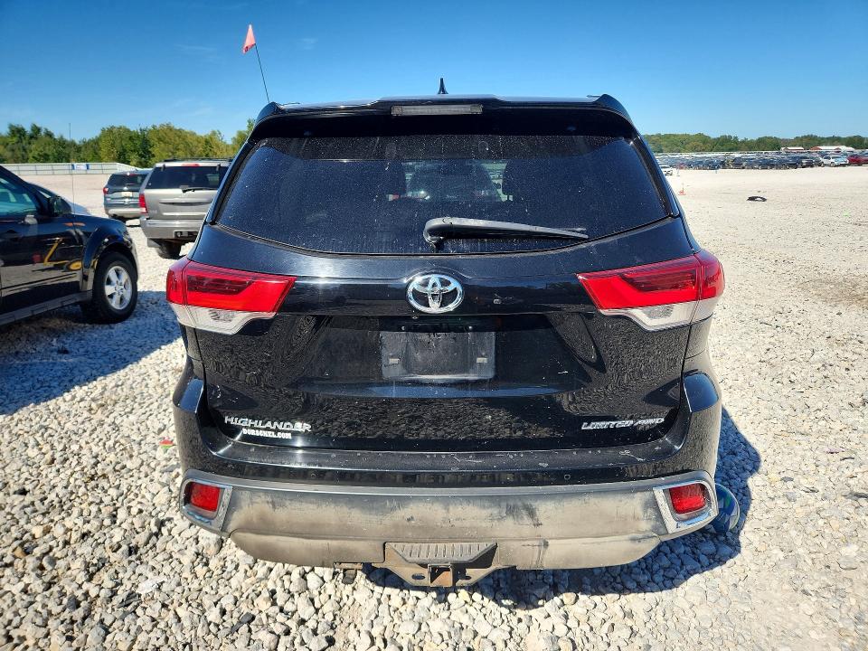 Photo 6 from auction – 2017 TOYOTA HIGHLANDER with VIN 5TDDZRFH0HS470241