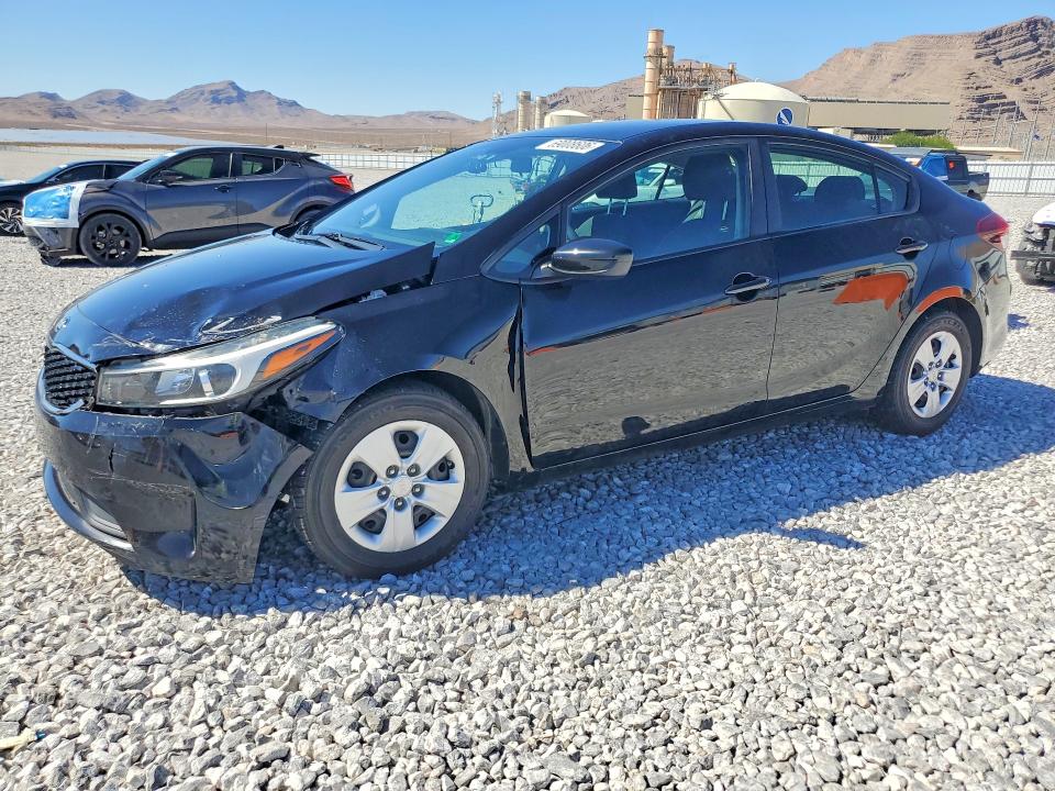 Снимка 1 от търг – 2017 KIA FORTE с VIN 3KPFL4A7XHE084917
