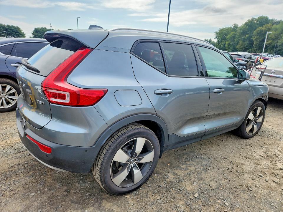 Photo 3 from auction – 2019 VOLVO XC40 with VIN YV4162UK0K2072394