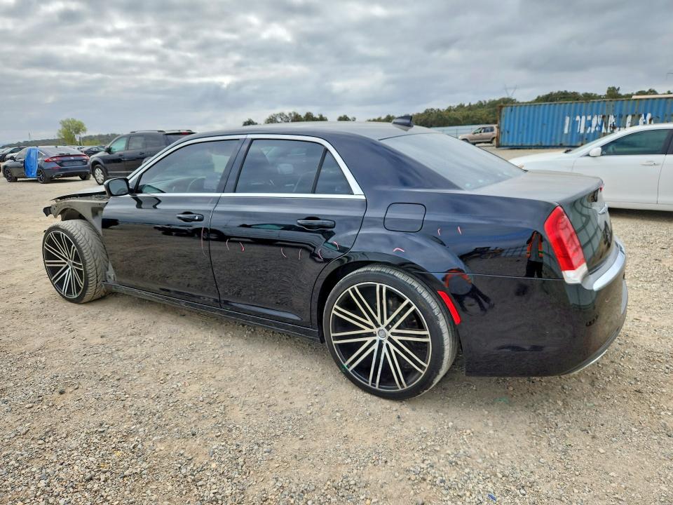 Foto 2 de la subasta – 2017 CHRYSLER 300 con VIN 2C3CCAAG2HH506012