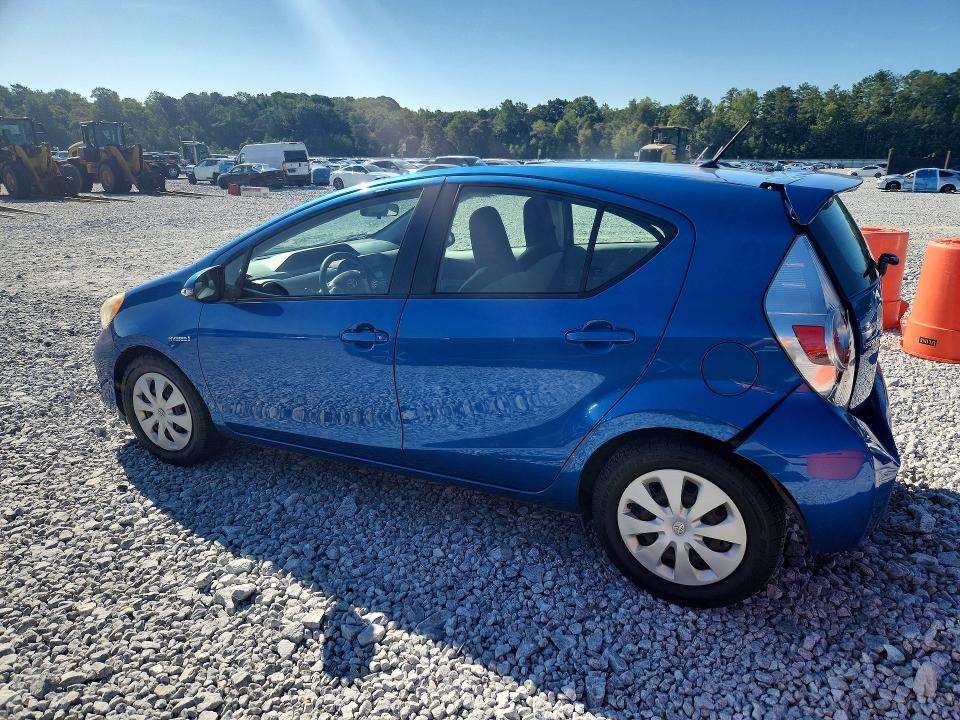 Photo 2 from auction – 2013 TOYOTA PRIUS C with VIN JTDKDTB33D1546328