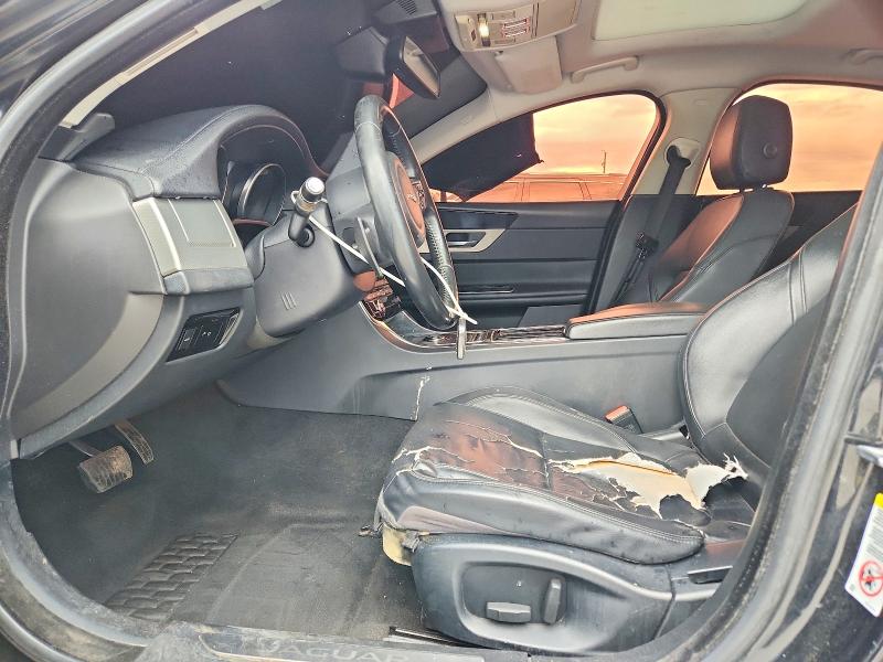 Photo 7 from auction – 2018 JAGUAR XF with VIN SAJBR4FX4JCY70152