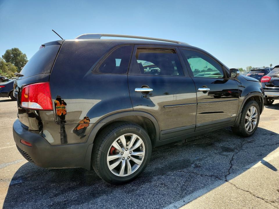 صورة رقم 3 من المزاد - 2011 KIA SORENTO مع VIN 5XYKTDA27BG046736