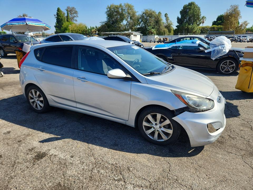 Photo 4 from auction – 2012 HYUNDAI ACCENT with VIN KMHCU5AE1CU004589
