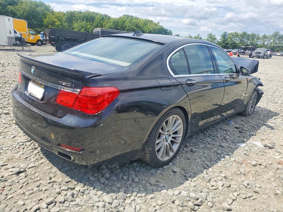 Photo 3 from auction – 2010 BMW 750 with VIN WBAKC6C53AC393368