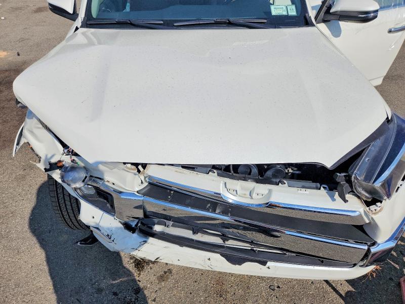Photo 12 from auction – 2018 TOYOTA 4RUNNER with VIN JTEZU5JR5J5180274