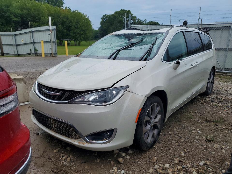 CHRYSLER PACIFICA 2019 with VIN 2C4RC1GG0KR722021 - Photo from auction