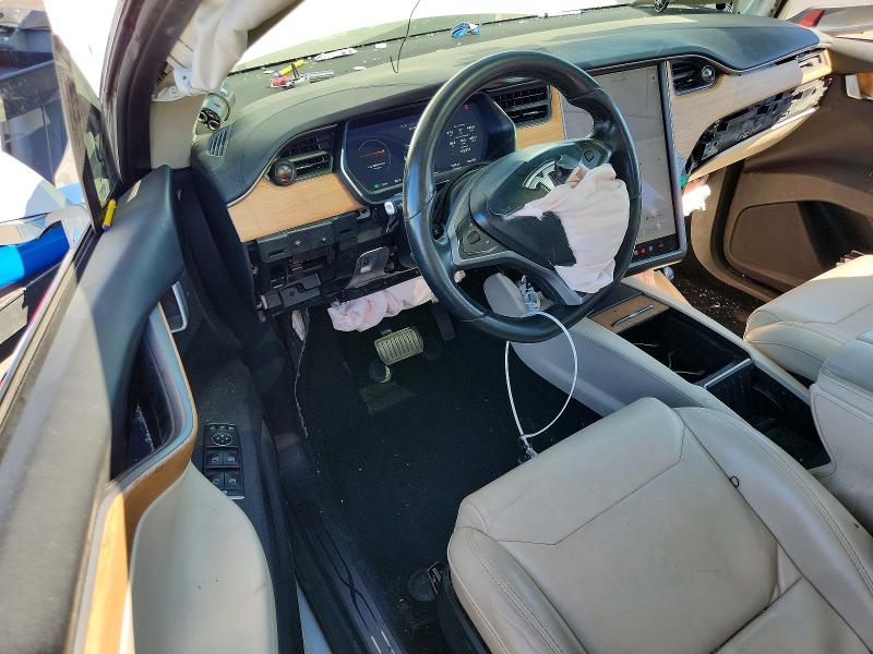 Снимка 8 от търг – 2018 TESLA MODEL X с VIN 5YJXCBE23JF121863