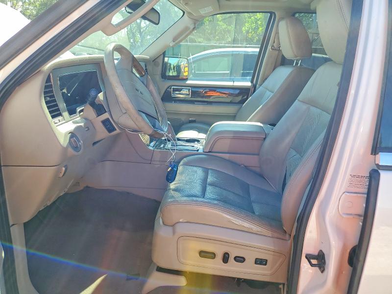 Photo 7 from auction – 2010 LINCOLN NAVIGATOR with VIN 5LMJJ2J58AEJ09049