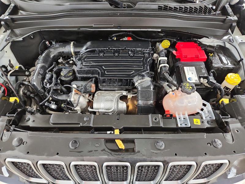 Photo 12 from auction – 2023 JEEP RENEGADE with VIN ZACNJDB1XPPP69624