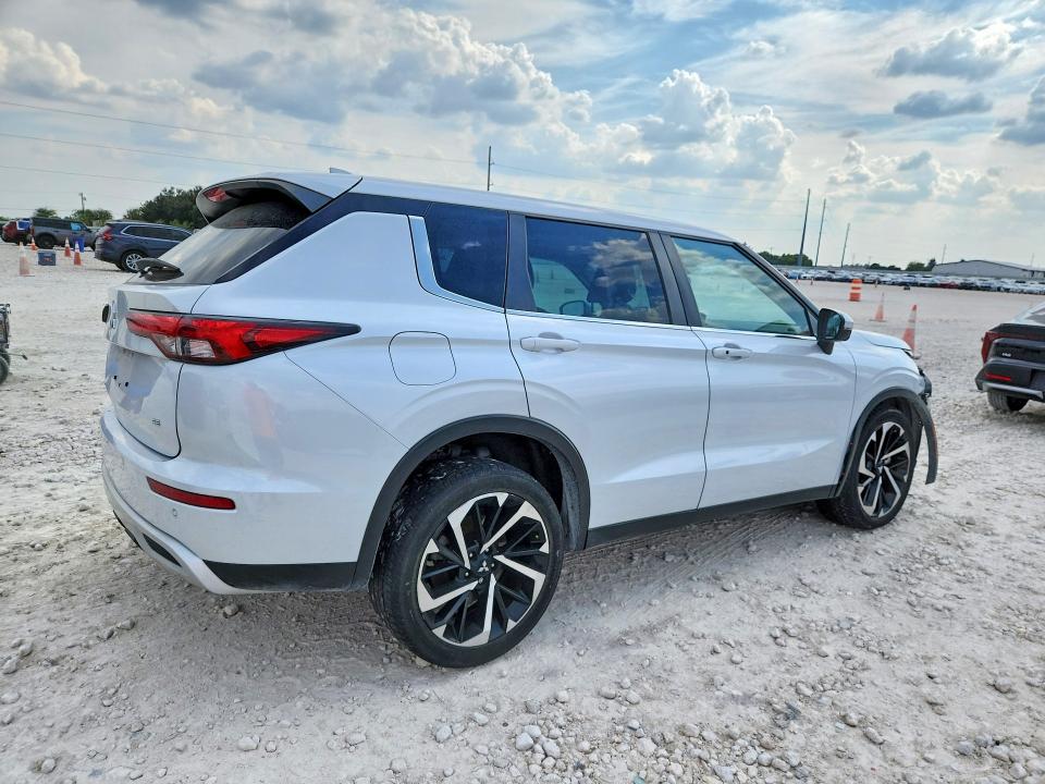 Снимка 3 от търг – 2023 MITSUBISHI OUTLANDER с VIN JA4J3UA81PZ047948