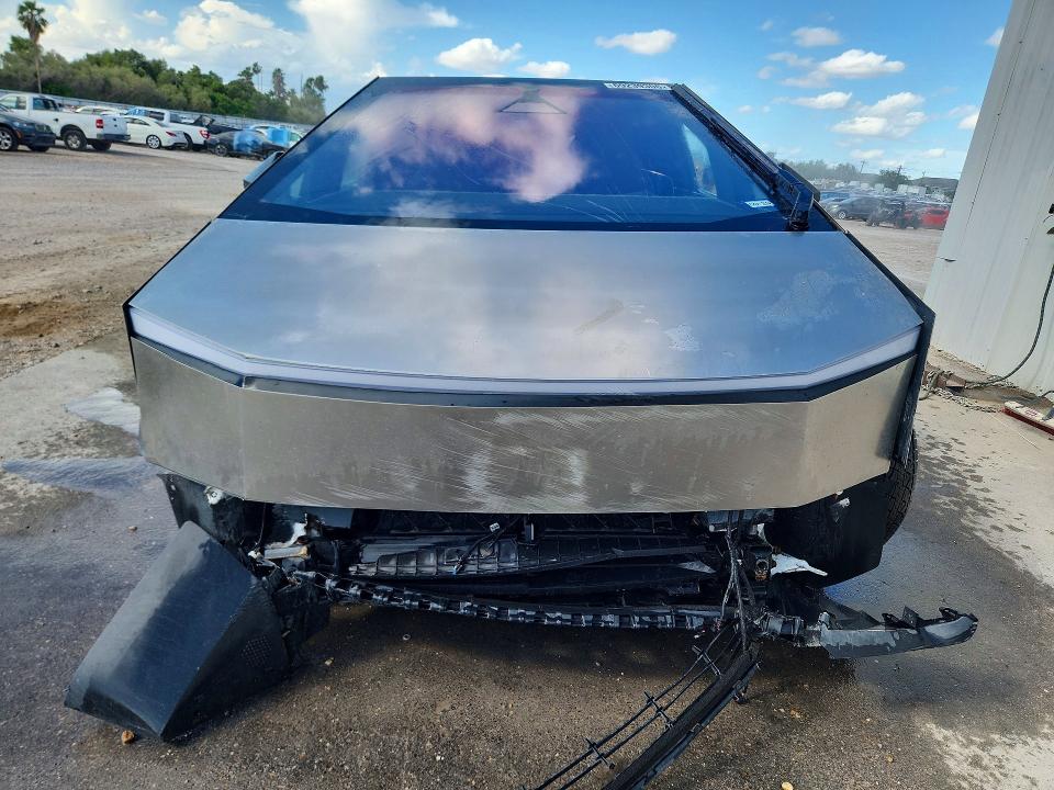 Zdjęcie 5 z aukcji – 2026 TESLA CYBERTRUCK z VIN 7G2CEHED6TA083149