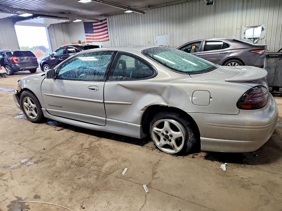 Photo 2 from auction – 2000 PONTIAC GRAND PRIX with VIN 1G2WP12K3YF249772