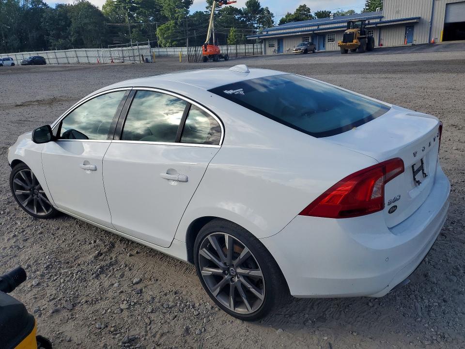 Zdjęcie 2 z aukcji – 2014 VOLVO S60 z VIN YV1902FH4E2272931
