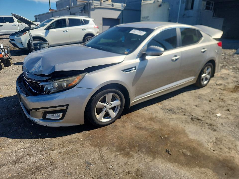 KIA OPTIMA 2015 with VIN 5XXGM4A71FG449992 - Photo from auction
