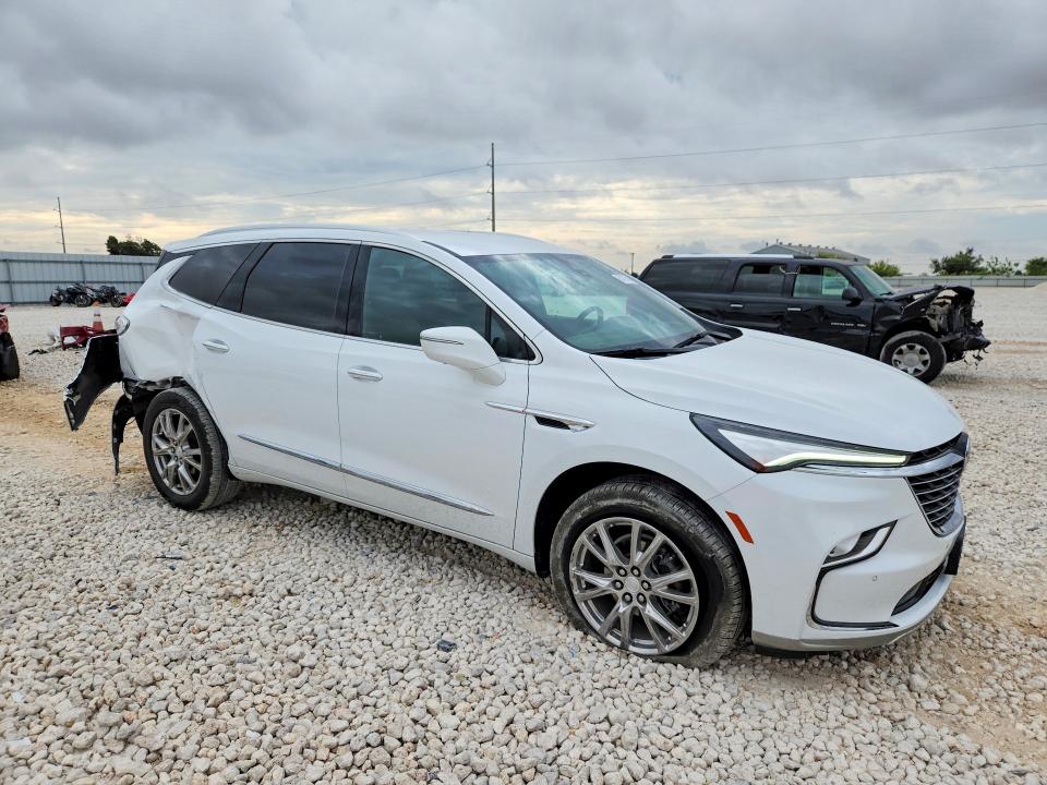 Photo 4 from auction – 2022 BUICK ENCLAVE with VIN 5GAERCKW1NJ137854