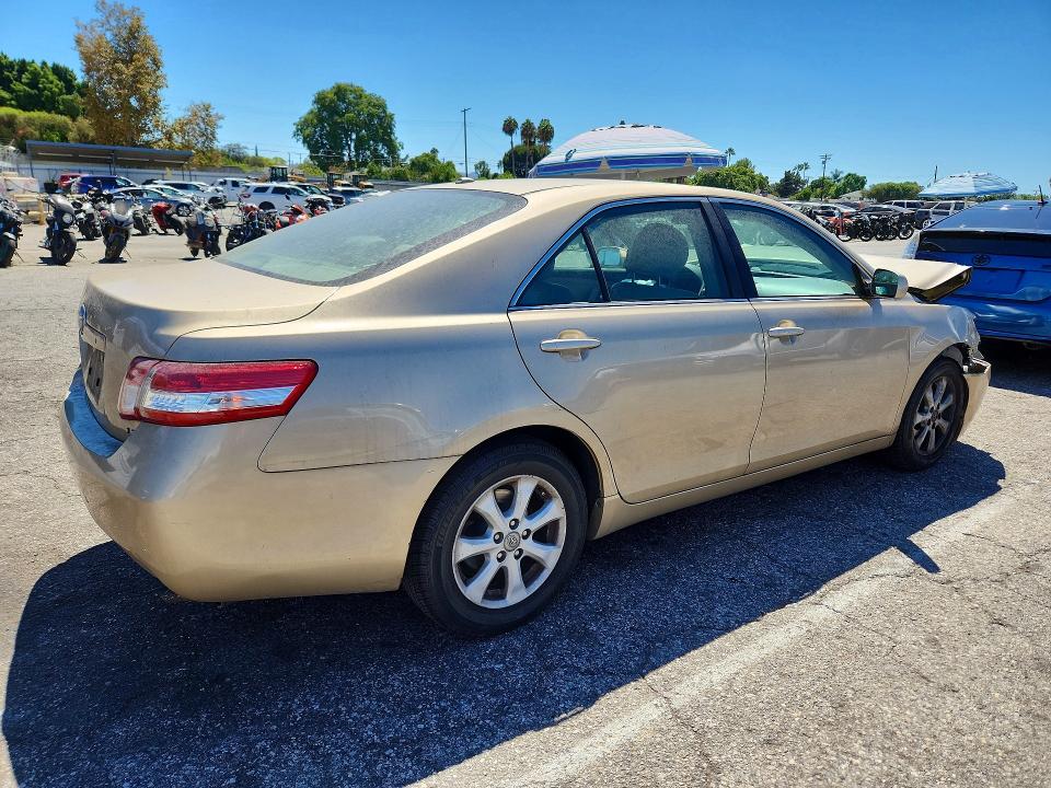 Photo 3 from auction – 2011 TOYOTA CAMRY with VIN 4T1BF3EK2BU228995