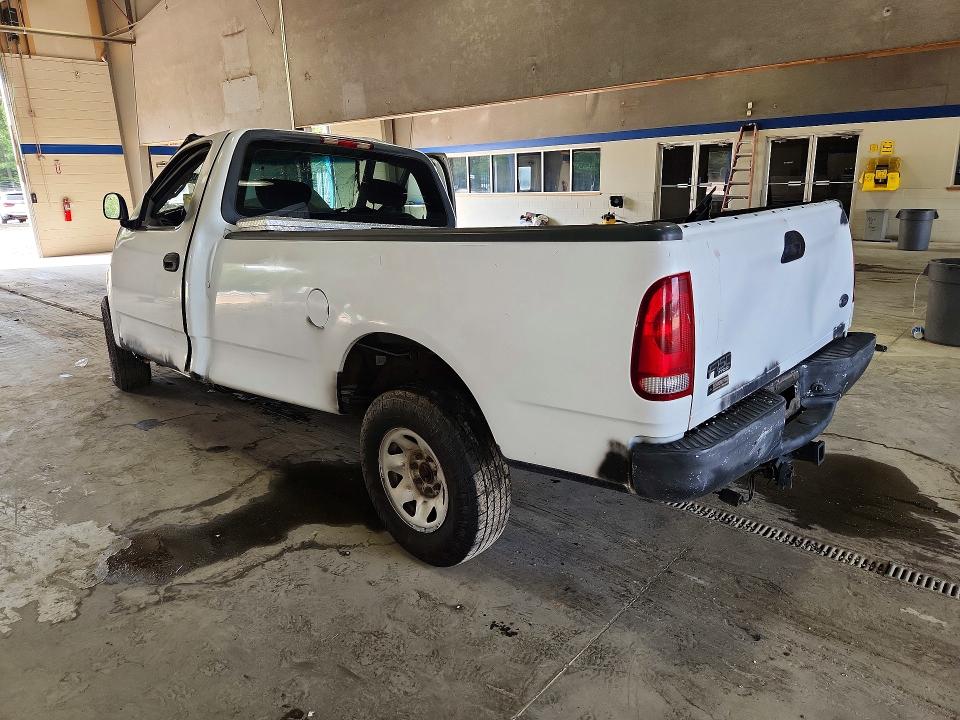 Photo 2 from auction – 2000 FORD F150 with VIN 1FTPF17L4YNB26671