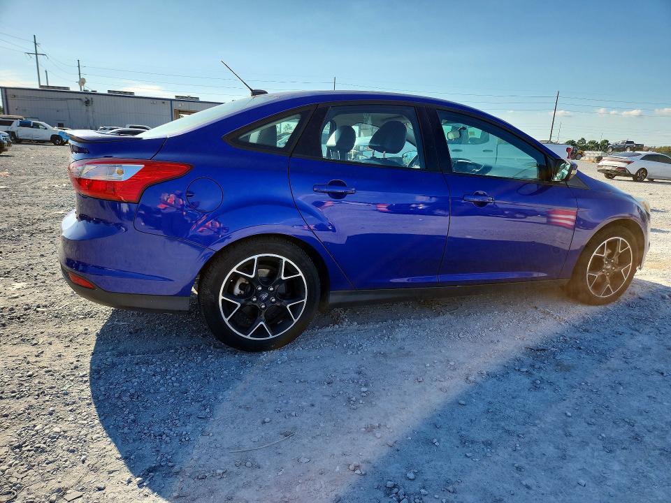 Снимка 3 от търг – 2014 FORD FOCUS с VIN 1FADP3F22EL165907