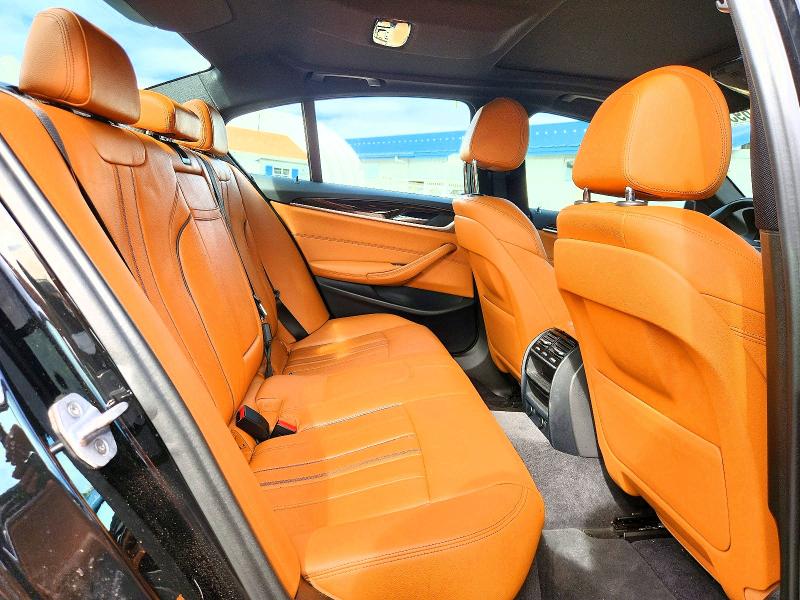 صورة رقم 10 من المزاد - 2018 BMW 540 مع VIN WBAJE7C58JG891845