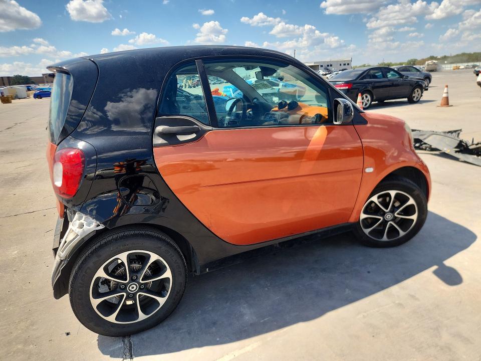 صورة رقم 3 من المزاد - 2016 SMART FORTWO مع VIN WMEFJ5DA3GK078778