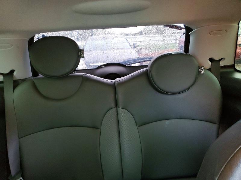 Photo 10 from auction – 2010 MINI COOPER with VIN WMWMF3C58ATZ61502