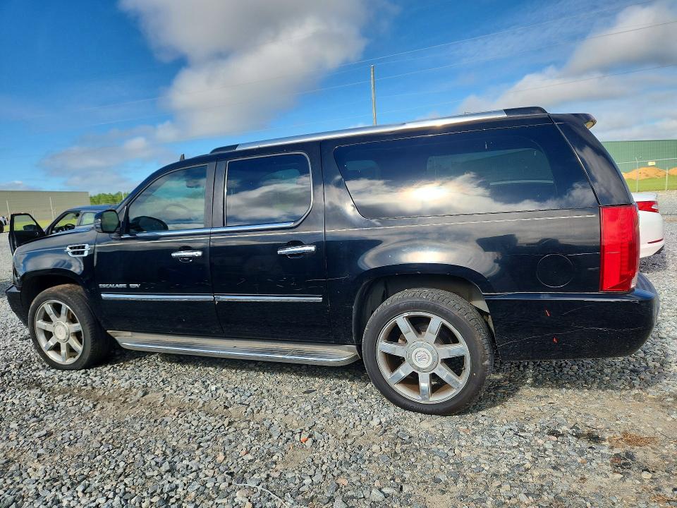 Photo 2 from auction – 2011 CADILLAC ESCALADE with VIN 1GYS3HEFXBR129674