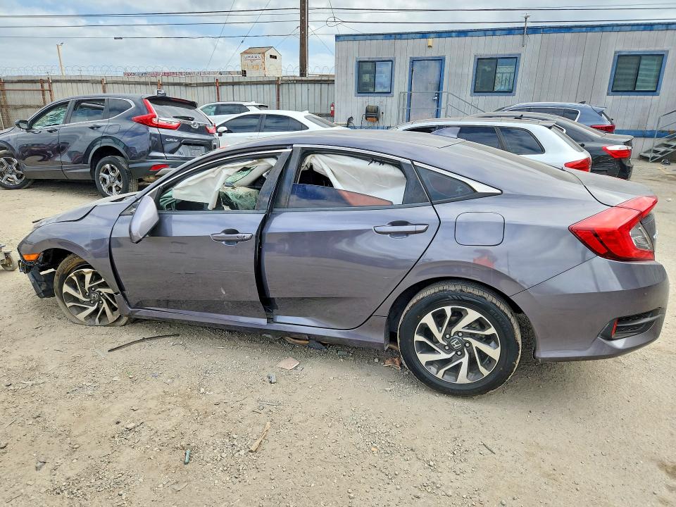 Снимка 2 от търг – 2017 HONDA CIVIC с VIN 2HGFC2F76HH535151