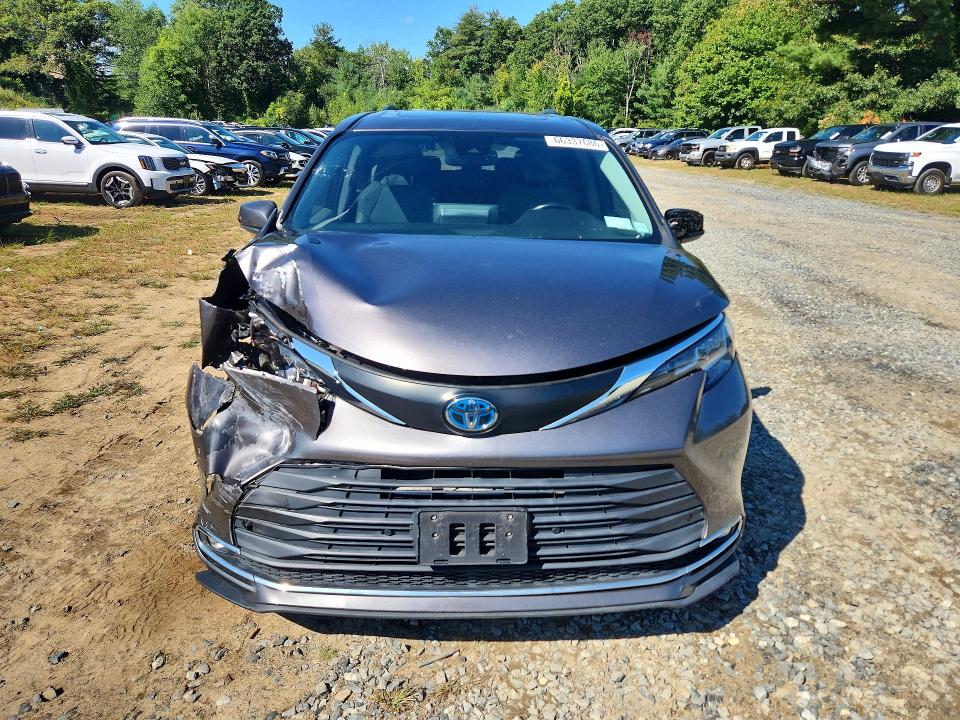 Photo 5 from auction – 2022 TOYOTA SIENNA with VIN 5TDYRKEC9NS083519