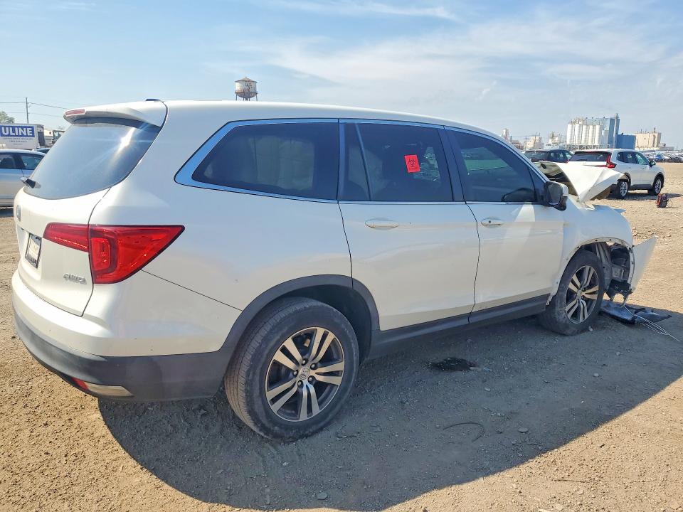 Фото 3 с аукциона – 2016 HONDA PILOT с VIN 5FNYF6H57GB003798