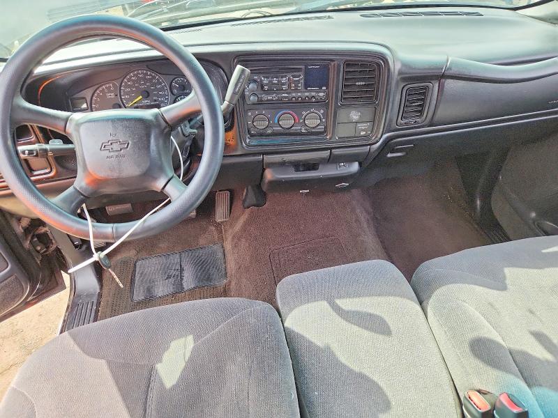 Photo 8 from auction – 2000 CHEVROLET SILVERADO with VIN 1GCEC14W3YZ272521