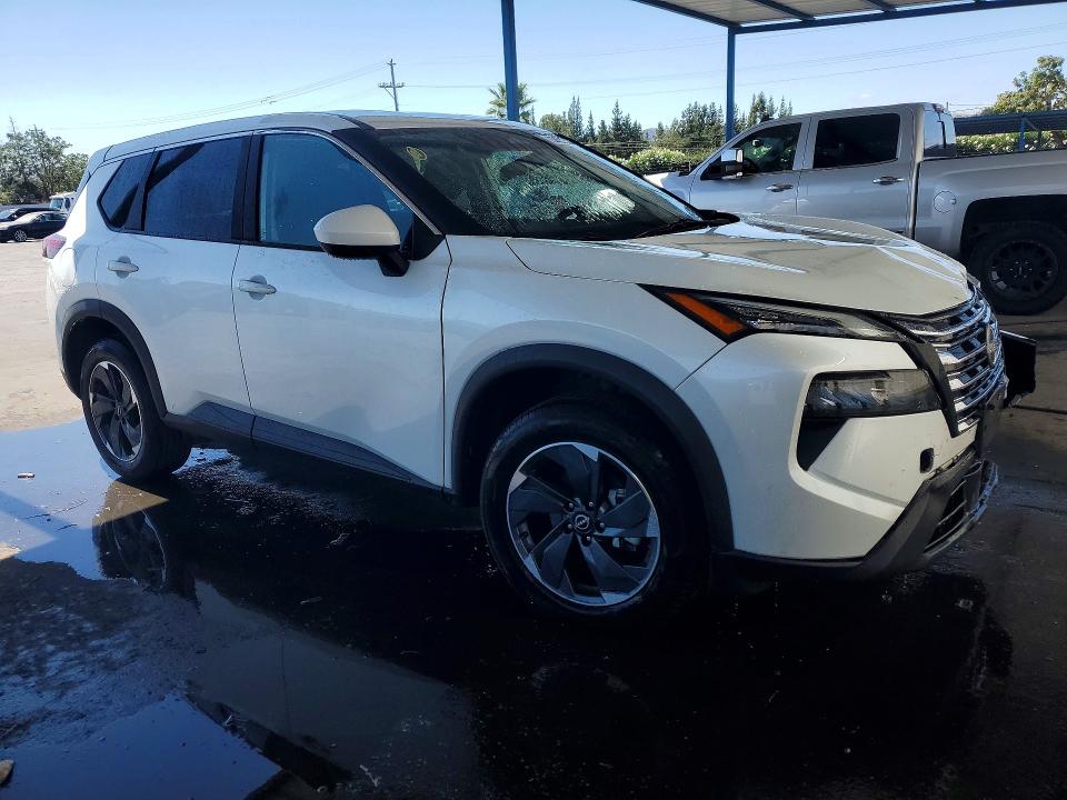 Photo 4 from auction – 2025 NISSAN ROGUE with VIN 5N1BT3BB4SC771915