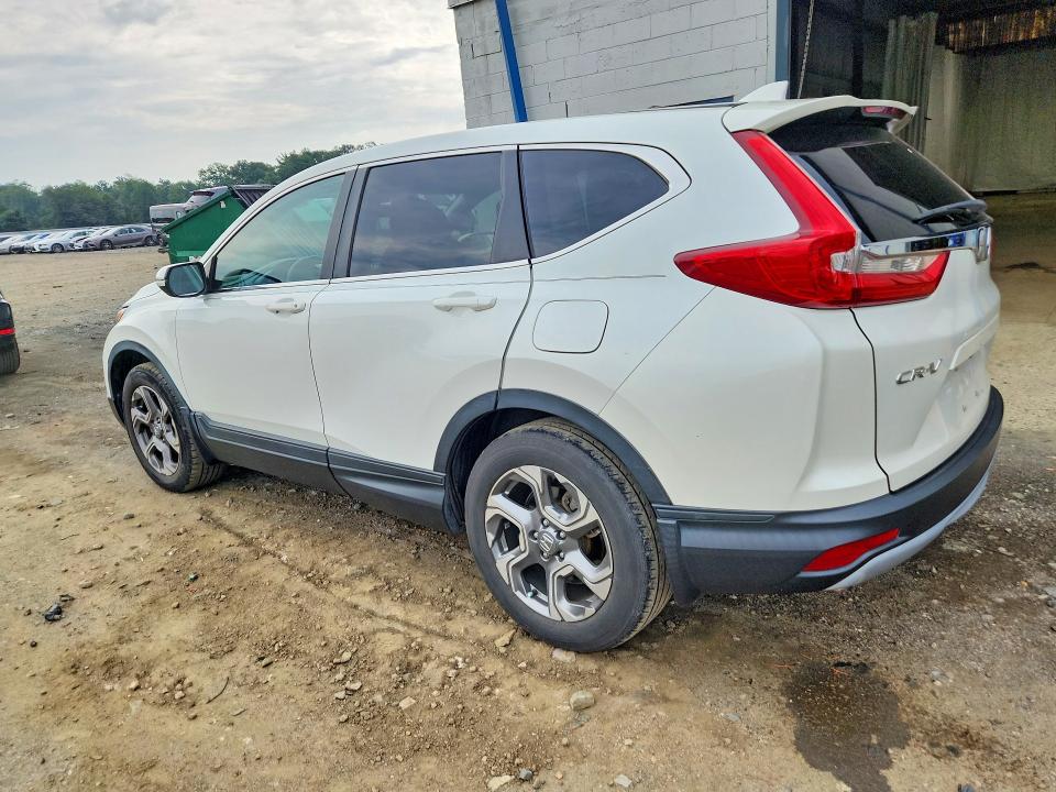Photo 2 from auction – 2018 HONDA CR-V with VIN 2HKRW2H55JH666776