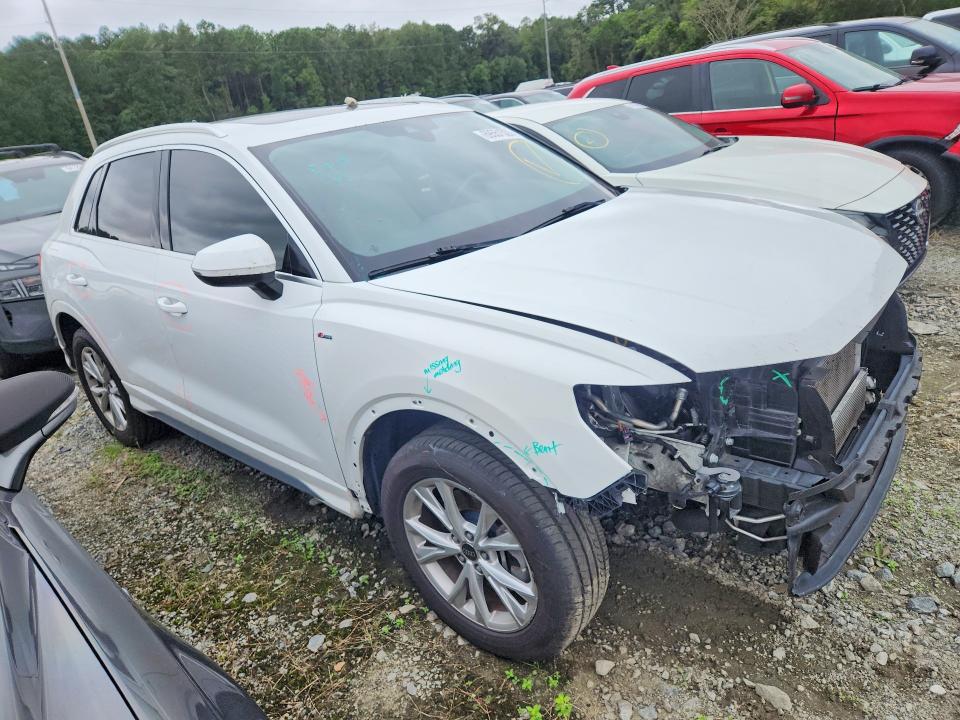 Снимка 4 от търг – 2023 AUDI Q3 с VIN WA1DECF35P1088712
