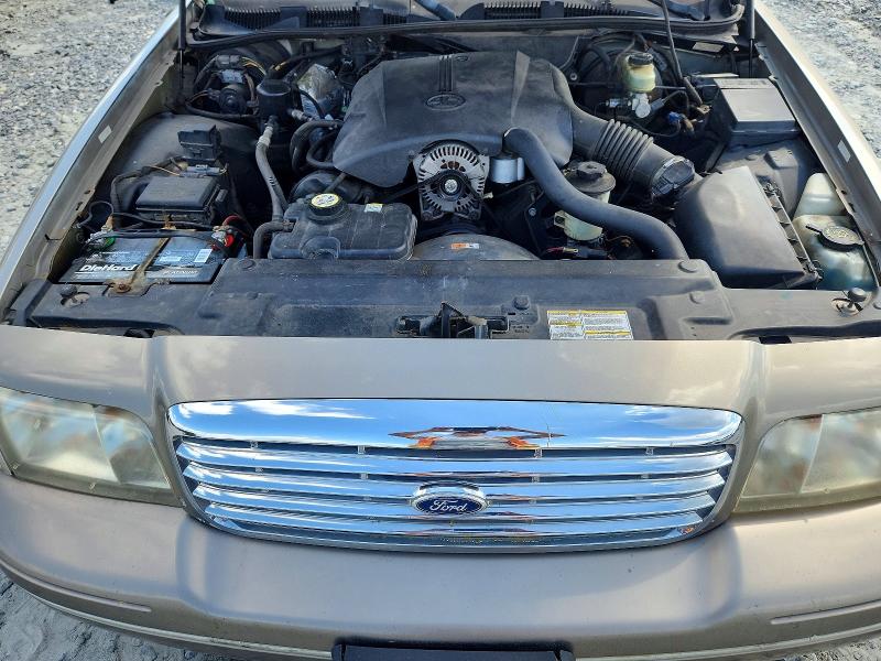 Photo 11 from auction – 2001 FORD CROWN VICTORIA with VIN 2FAFP74W71X175870