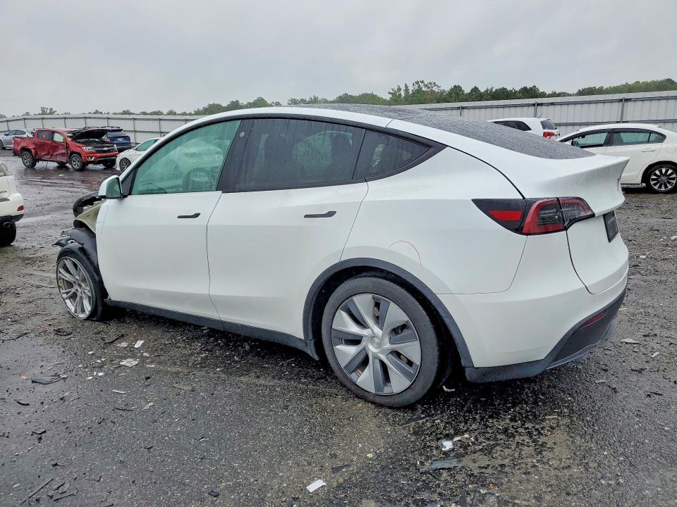 Снимка 2 от търг – 2023 TESLA MODEL Y с VIN 7SAYGDEE6PA093581