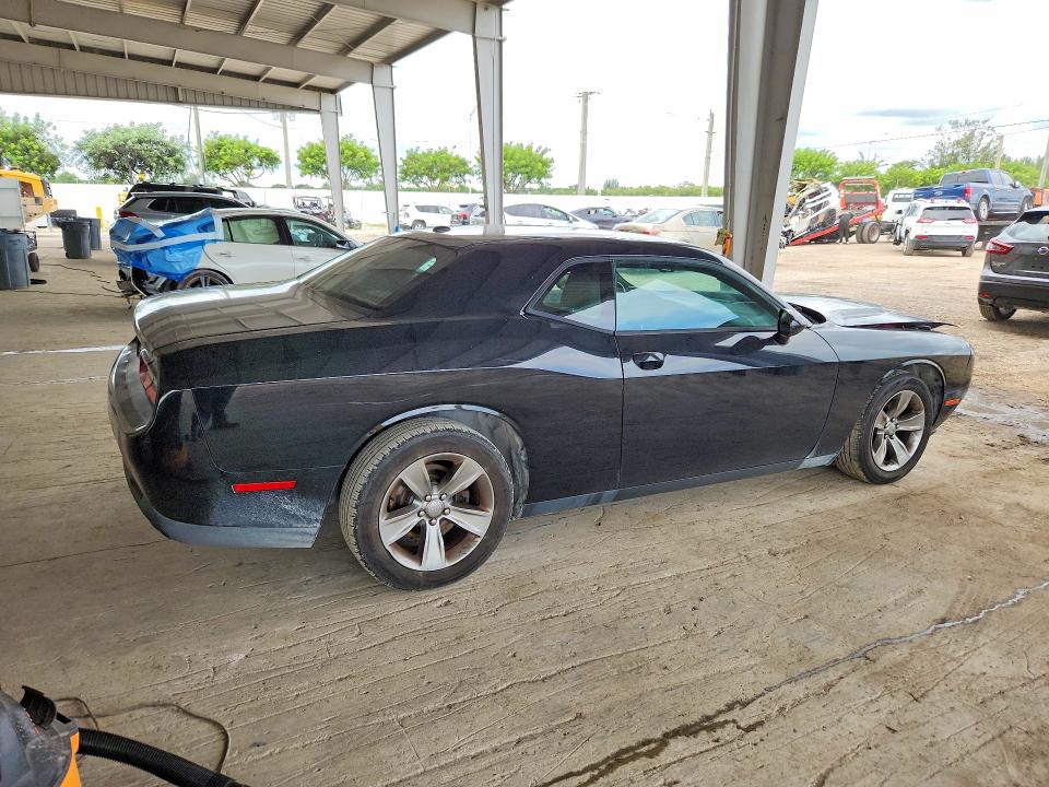 Снимка 3 от търг – 2016 DODGE CHALLENGER с VIN 2C3CDZAG3GH137381