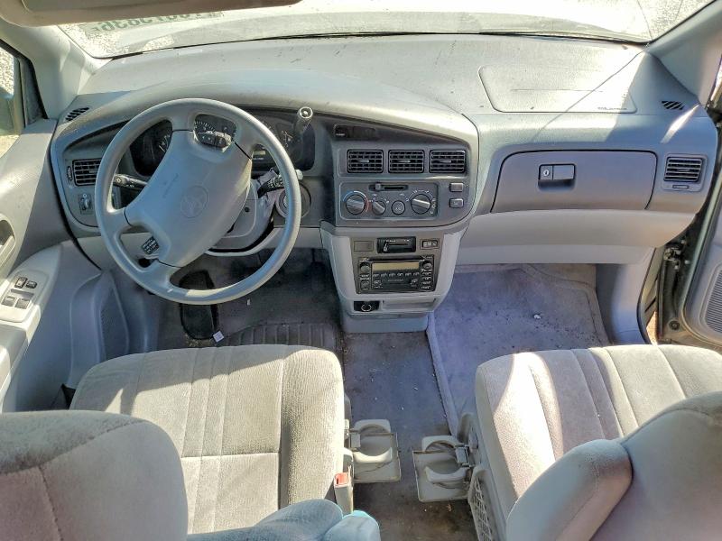 Photo 8 from auction – 2000 TOYOTA SIENNA with VIN 4T3ZF13C2YU282960