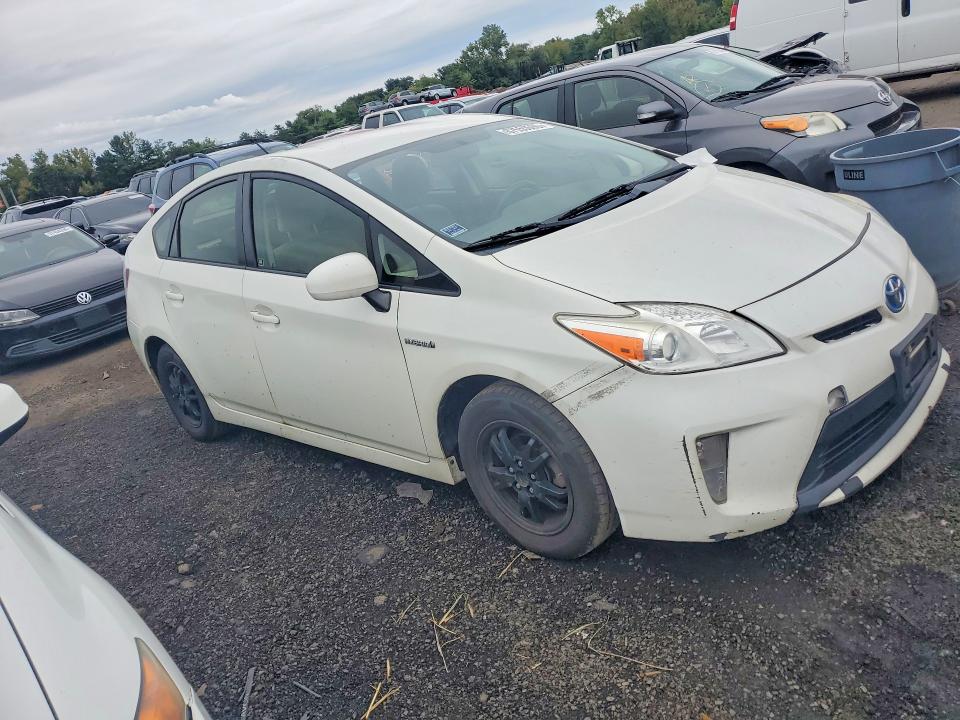 Photo 4 from auction – 2015 TOYOTA PRIUS with VIN JTDKN3DU8F0471699