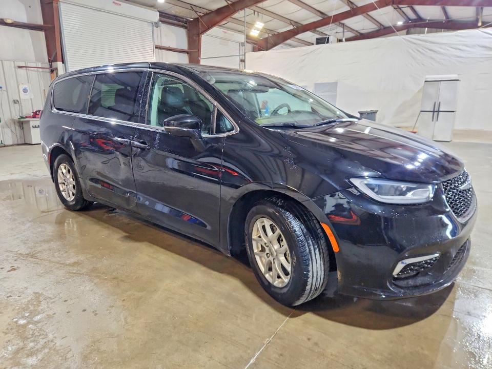 Фото 4 с аукциона – 2024 CHRYSLER PACIFICA с VIN 2C4RC1BG5RR140059