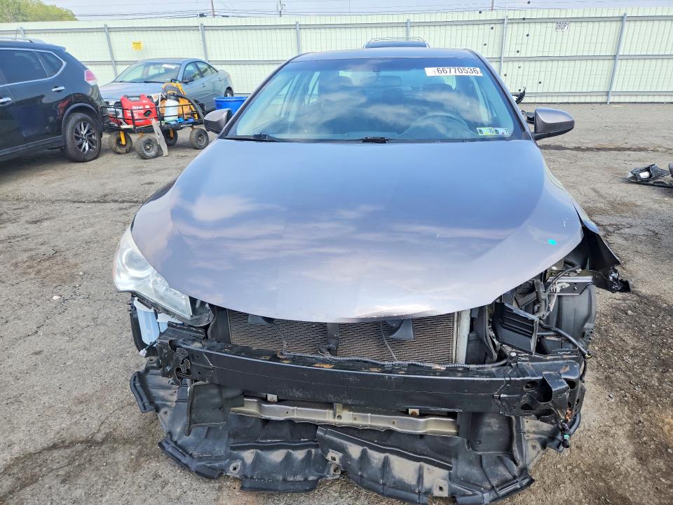 Снимка 5 от търг – 2016 TOYOTA CAMRY с VIN 4T4BF1FK6GR578968