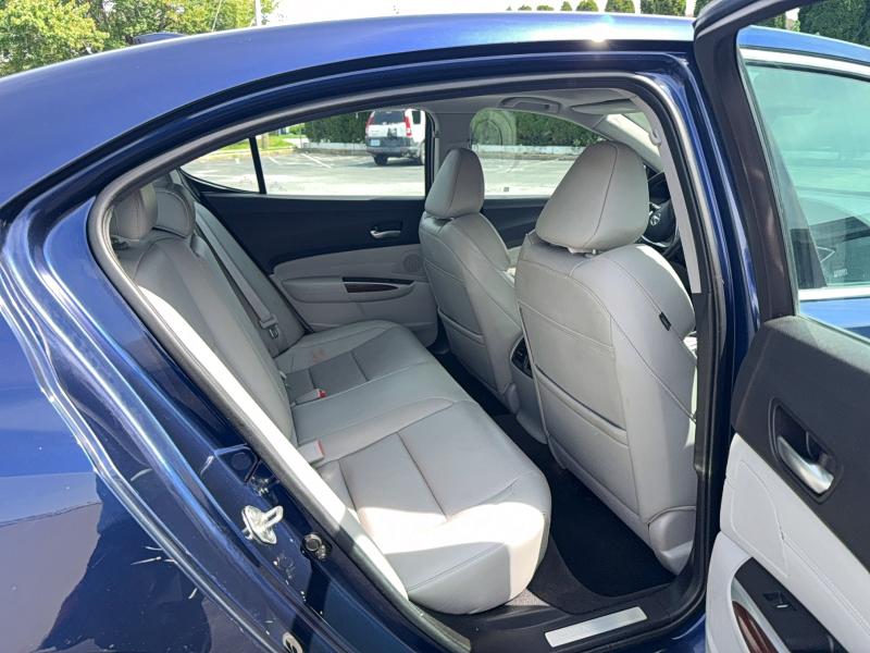 Photo 6 from auction – 2017 ACURA TLX with VIN 19UUB3F54HA003166