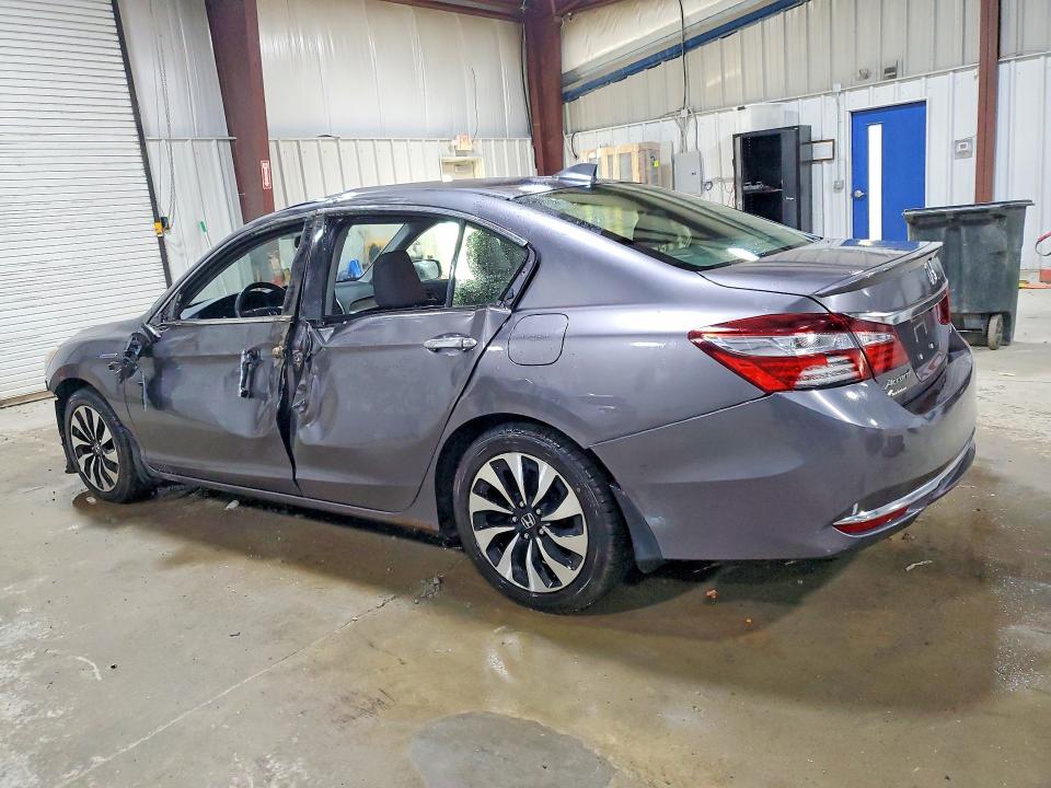 Photo 2 from auction – 2017 HONDA ACCORD with VIN JHMCR6F51HC011509