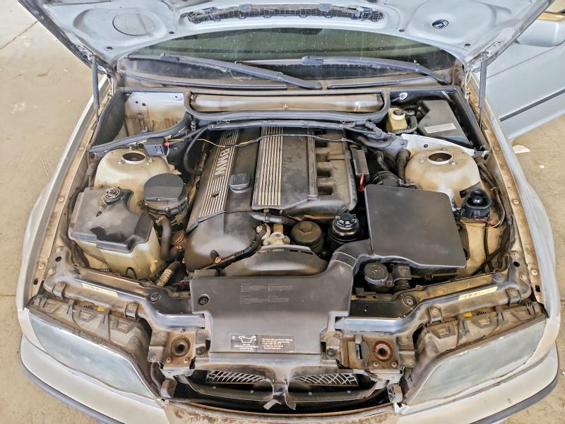 Photo 11 from auction – 2001 BMW 330 with VIN WBAAV53411FK46908