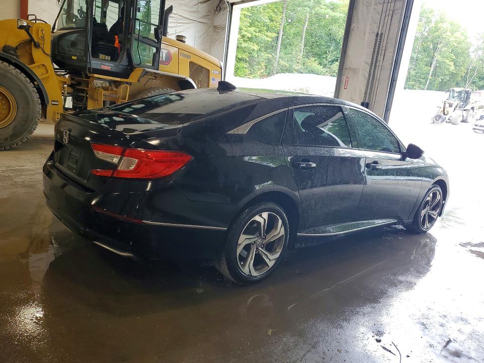 Снимка 3 от търг – 2018 HONDA ACCORD с VIN 1HGCV1F52JA135615