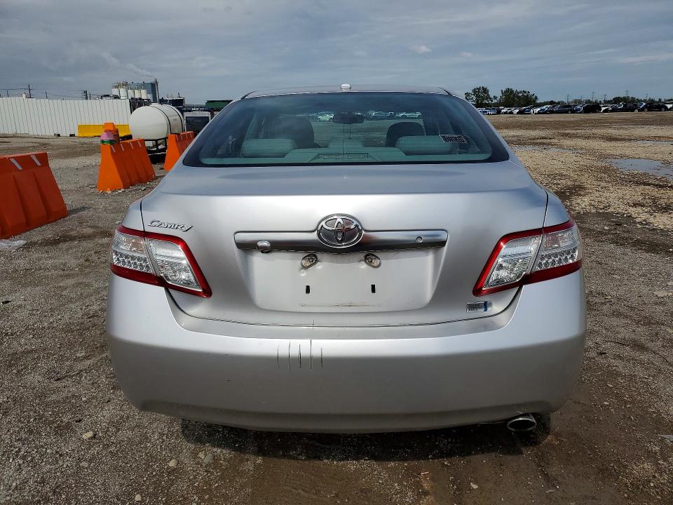 Photo 6 from auction – 2010 TOYOTA CAMRY with VIN 4T1BB3EK2AU123593