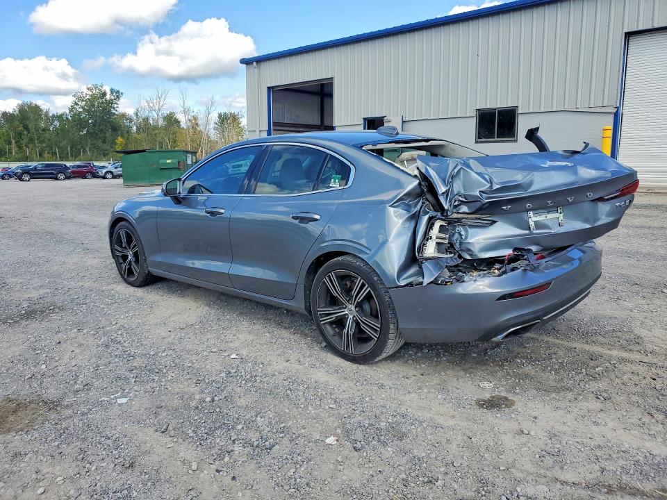 Foto 2 de la subasta – 2019 VOLVO S60 con VIN 7JRA22TL7KG017602