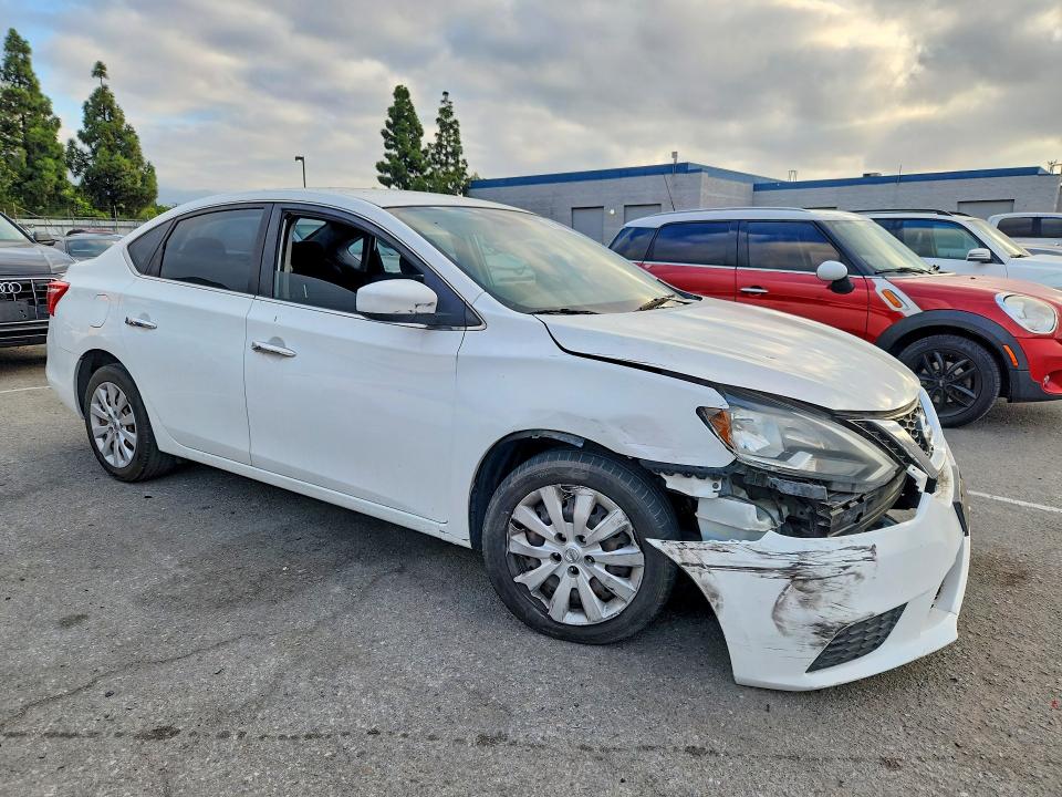 Снимка 4 от търг – 2017 NISSAN SENTRA с VIN 3N1AB7AP2HY398366
