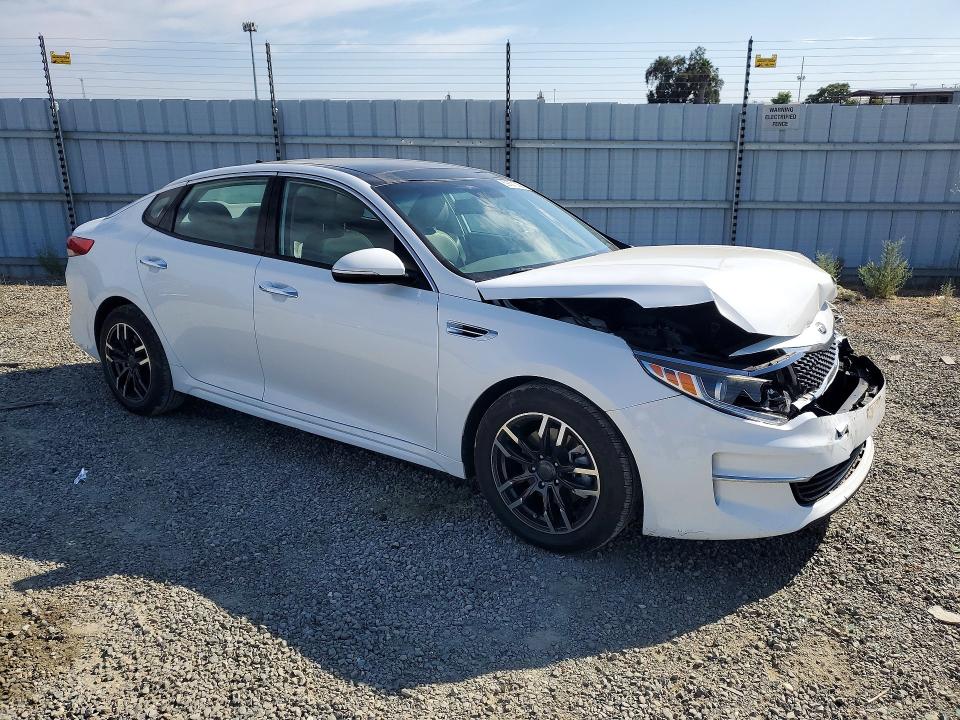 Photo 4 from auction – 2016 KIA OPTIMA with VIN 5XXGU4L31GG014210