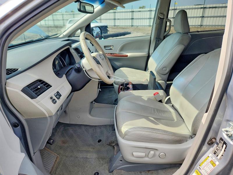 Photo 7 from auction – 2014 TOYOTA SIENNA with VIN 5TDYK3DC6ES430218